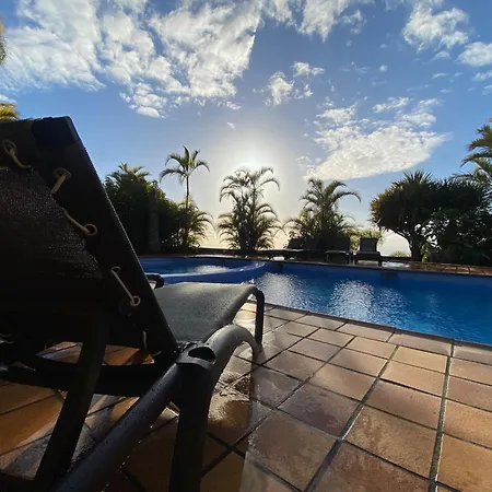 Casa Simon -villa Colon *